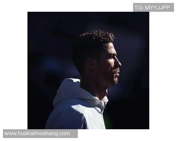 足球明星头像男的魅力与风采解析，探索他们背后的故事与成就